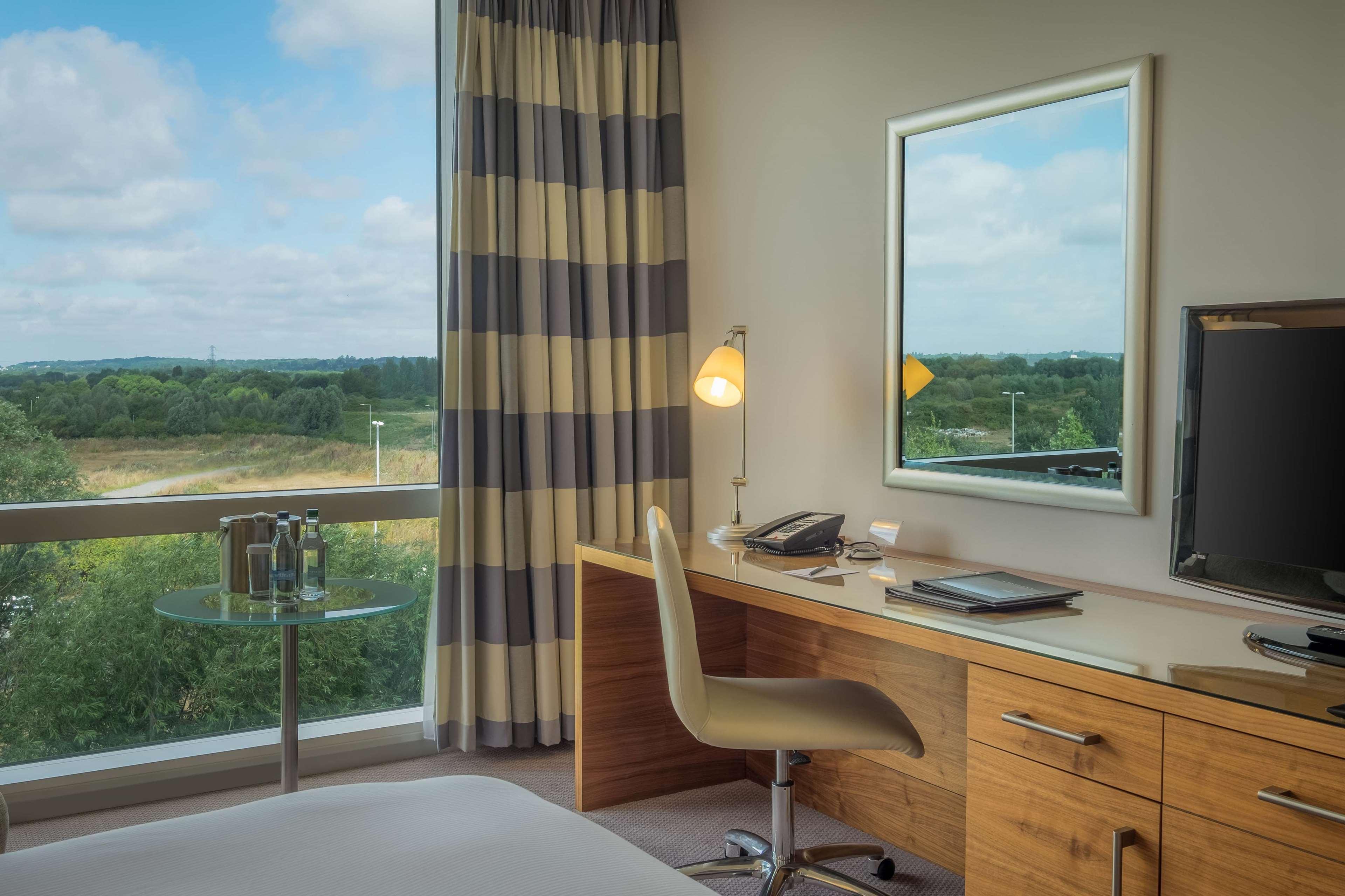 Отель Hilton Ридинг Экстерьер фото