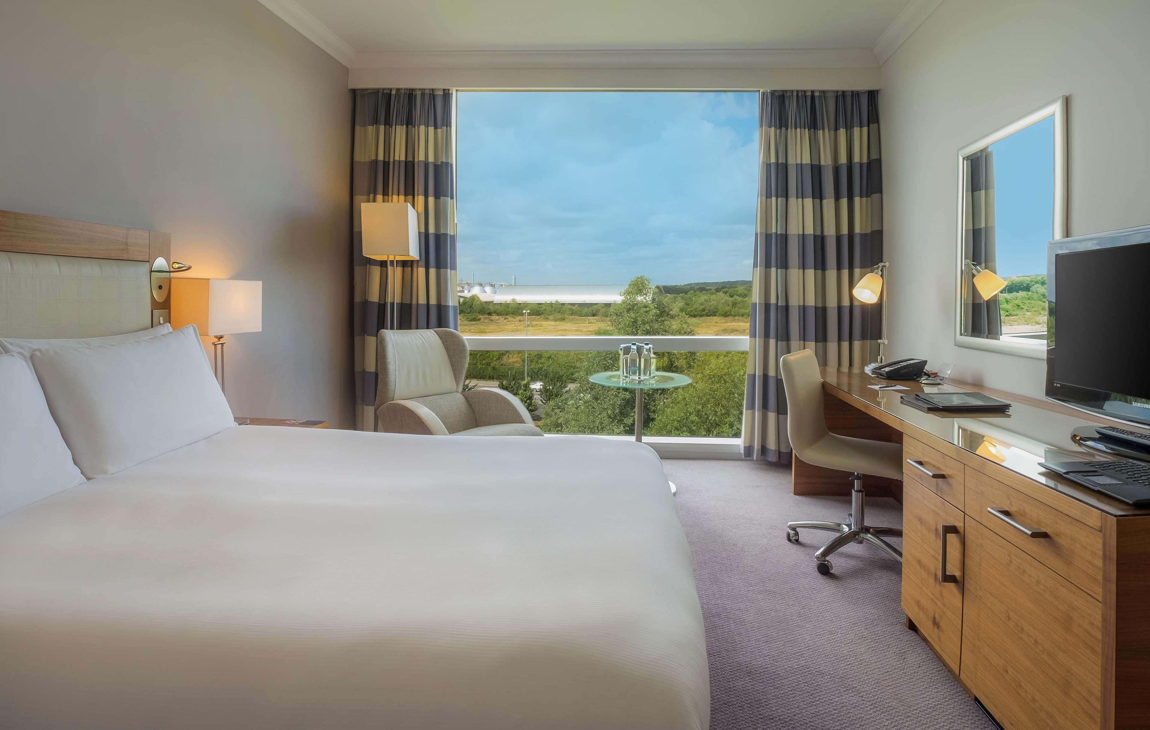 Отель Hilton Ридинг Экстерьер фото
