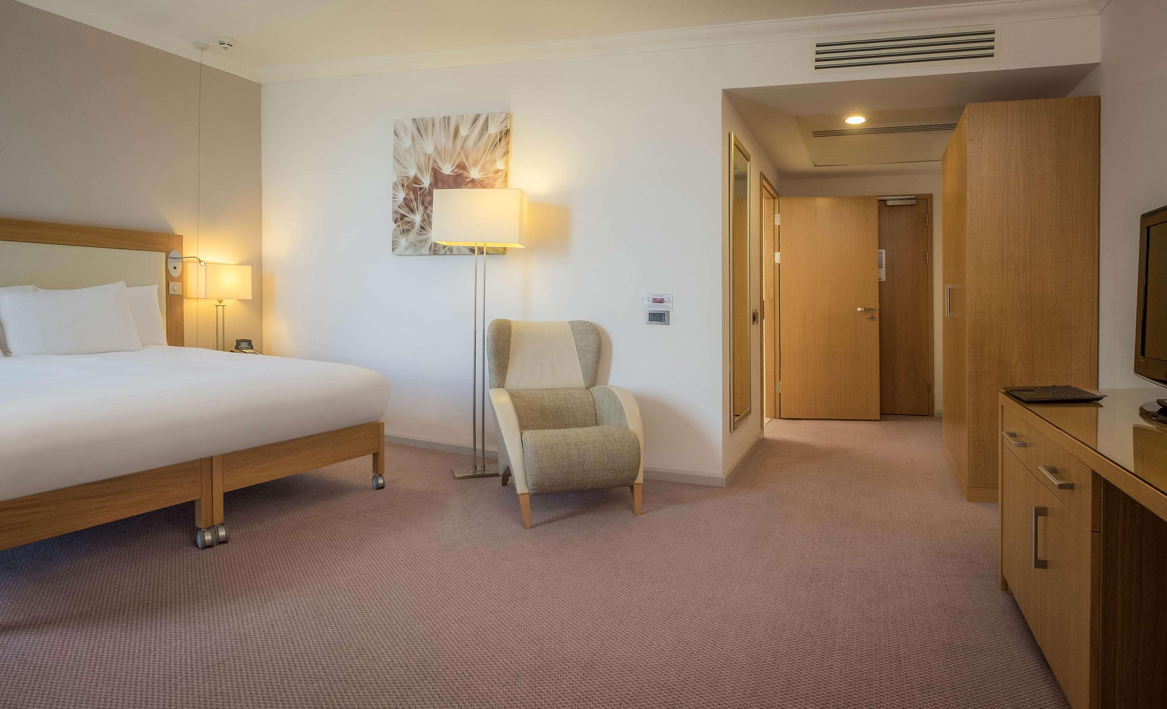 Отель Hilton Ридинг Экстерьер фото
