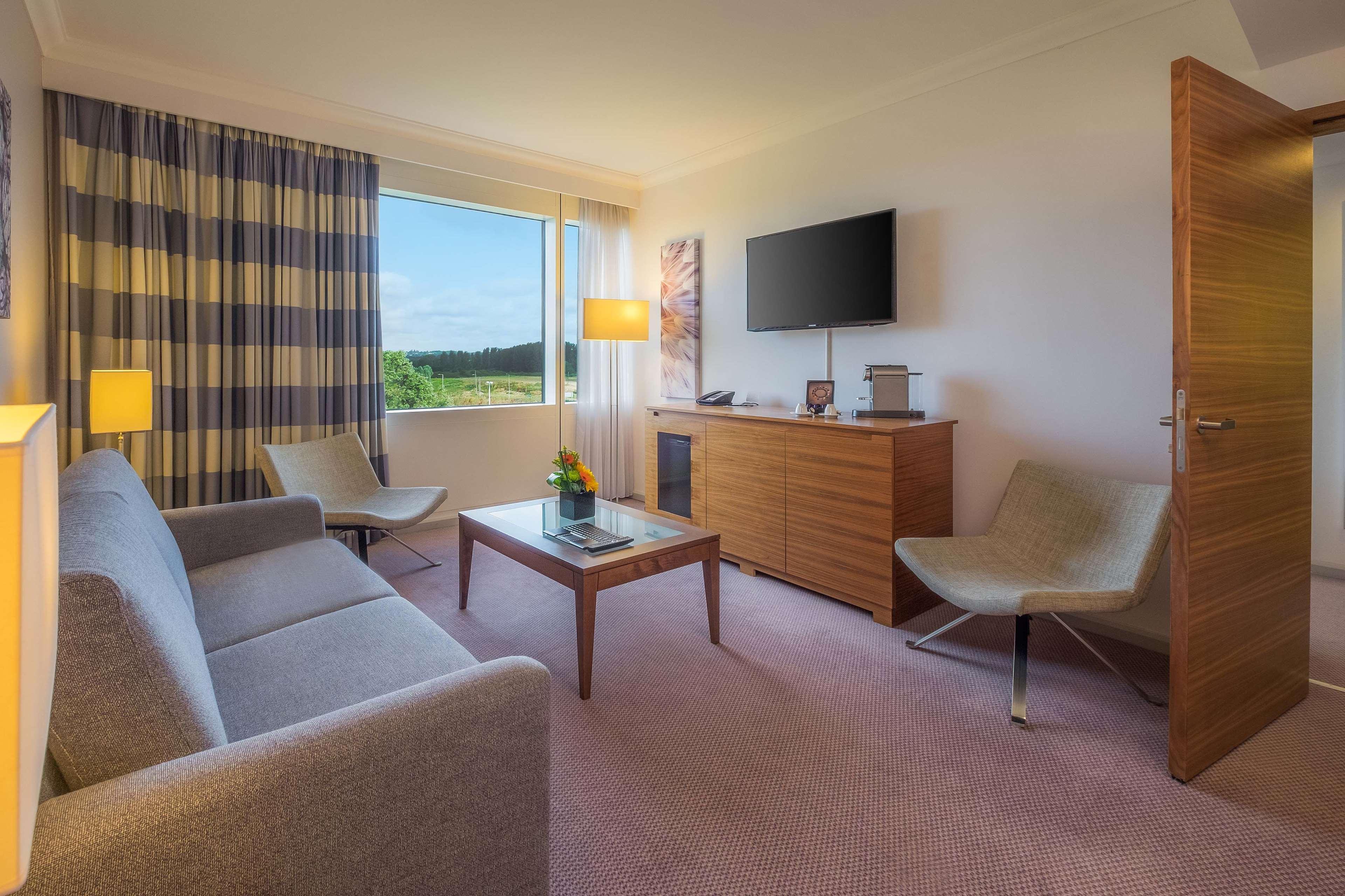 Отель Hilton Ридинг Экстерьер фото