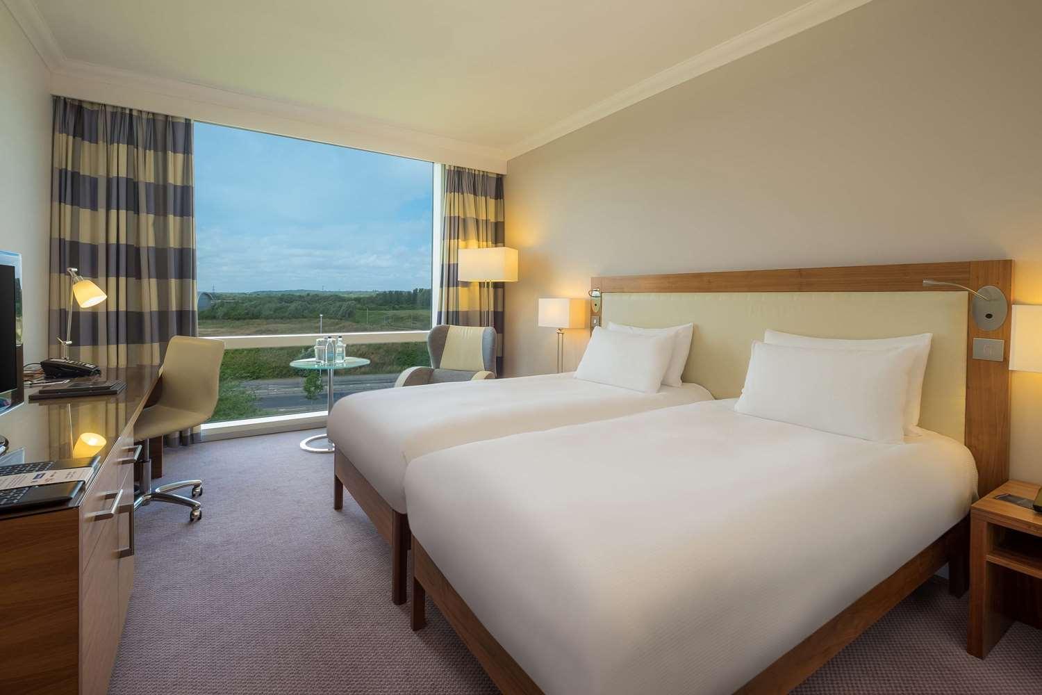 Отель Hilton Ридинг Экстерьер фото