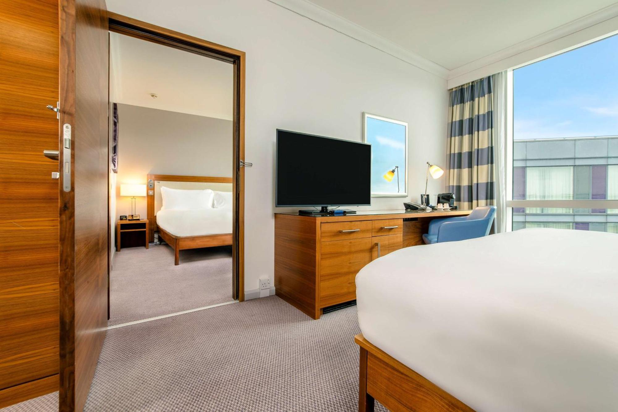 Отель Hilton Ридинг Экстерьер фото